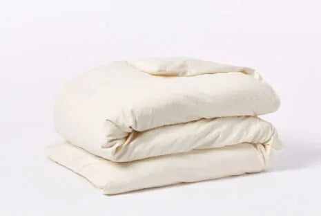 Experience the epitome of comfort with our smooth and breathable GOTS certified organic cotton, delivering a perfect “lived-in” feel straight out of the bag. Luxuriously soft and rich, our washed weighty duvet cover embodies the essence of a casual California lifestyle, sans the glossy appearance often associated with sateen. Enhanced with miDori bioSoft, a USDA certified biobased softener, this fabric promises added comfort and dryness. Crafted from 100% GOTS certified organic cotton, grown and woven in In