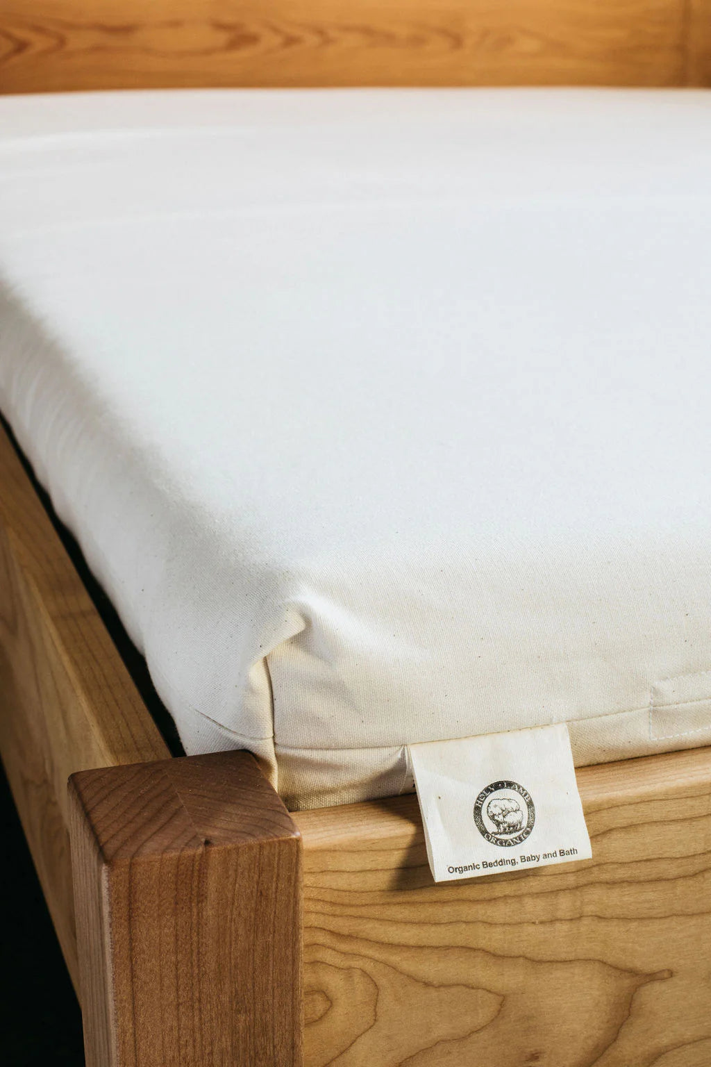 The Shikibuton is a traditional Japanese mattress that's lightweight and versatile. Our version of the Shikibuton is an all-natural, healthy sleeping option.
Because of its lightweight, flexible design, you can easily fold it up and store in a closet when not in use. This versatility allows you to maximize sleeping space with minimal impact. A great, low-profile choice for a tiny house, studio apartment, extra guest accommodation, or anywhere you need to save some space.
Made with a 3" natural latex core