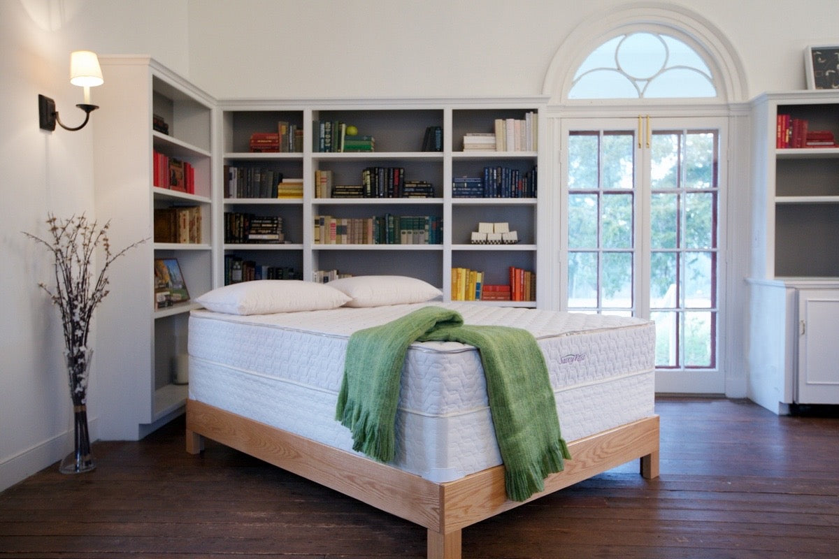 A luxurious pillowtop mattress made just for you.
The Unity Pillowtop natural mattress has four 3″ layers: it is simply the 3-layer Serenity organic mattress with the Harmony latex topper on top. The Harmony’s single soft layer, in its separate Savvy Rest organic casing, creates an extra-luxurious surface.