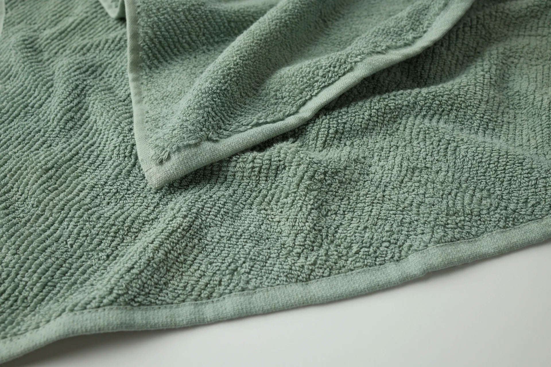 Loomed from long loops of pure organic cotton, our best-selling towel embraces you in the natural performance of premium fibers. A twill weave enhances the natural variations in texture for drying off quickly and efficiently. Durable and dense, Air Weight’s full range of colors elevates your bathroom with superior absorbency that only gets better with time.