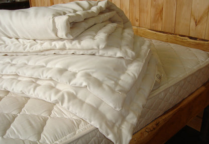 Natural Wool Comforter By Holy Lamb Organics