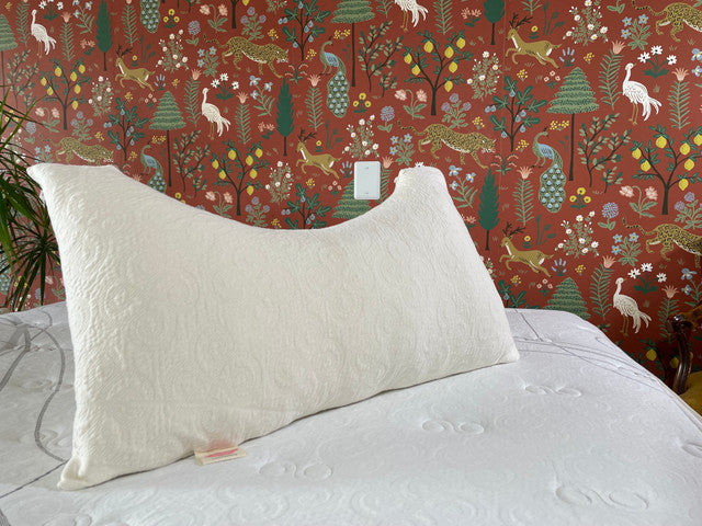 We blend the soft silky Tencel™ fibers with recycled polyester to create these soft clusters that cradle your head while you sleep. The clusters are made in the same way as our ever-popular Woolly Bolas, but have a softer silkier feel. This fiber is derived from Eucalyptus trees in FSC certified forests. 