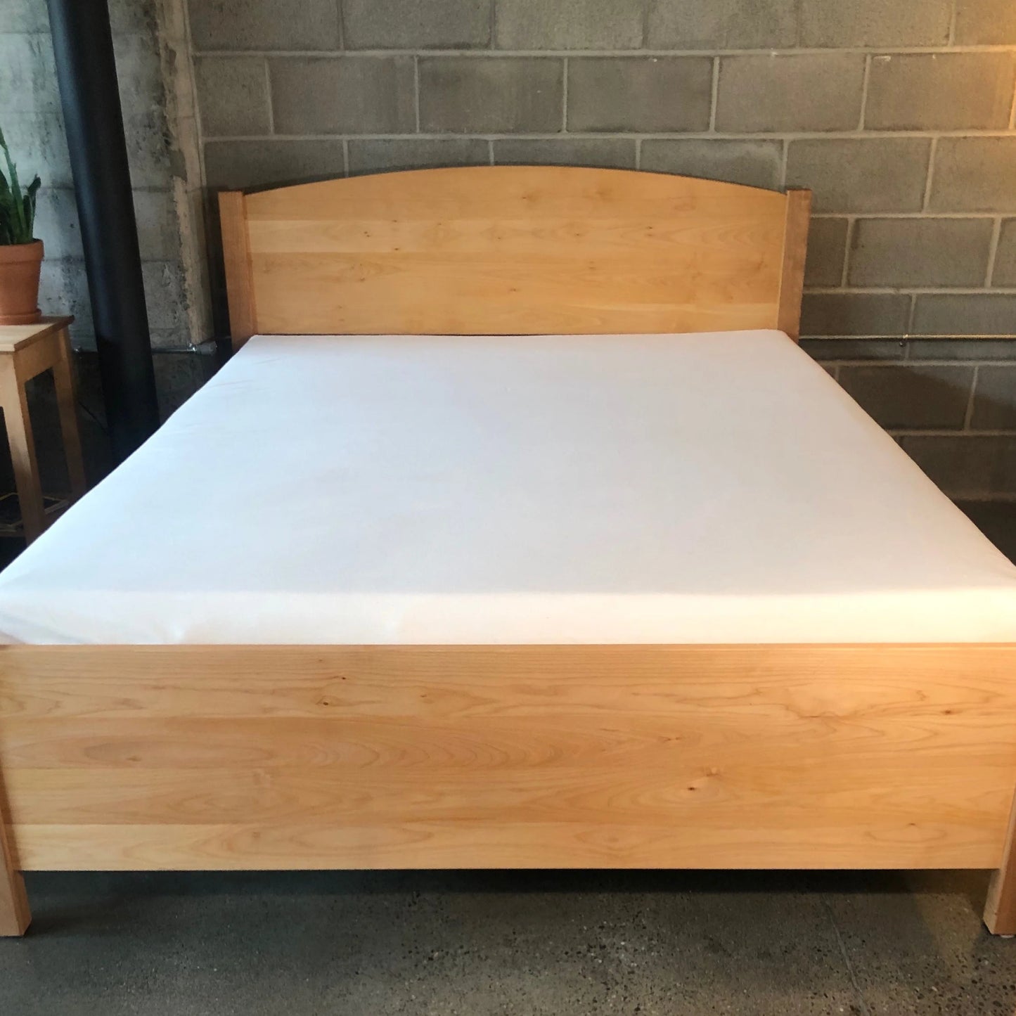 All natural, cushiony comfort from a 6" core of latex surrounded by a layer of durable Premium Eco Wool encased in organic cotton canvas. The canvas encasement is the perfect fit for a latex mattress, durable and soft to the touch. The result is a firm and supportive base layer (ILD rating of 28), perfect for a restful night's sleep. Wool's natural fire retardant properties mean no chemicals in this mattress.