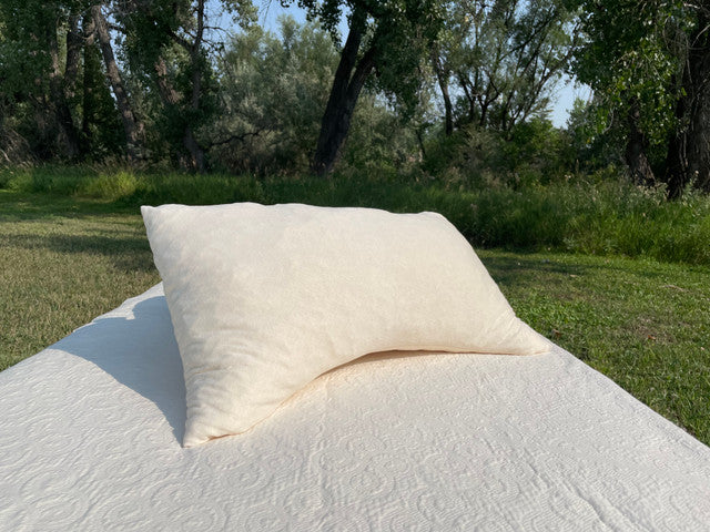 We blend the soft silky Tencel™ fibers with recycled polyester to create these soft clusters that cradle your head while you sleep. The clusters are made in the same way as our ever-popular Woolly Bolas, but have a softer silkier feel. This fiber is derived from Eucalyptus trees in FSC certified forests. 