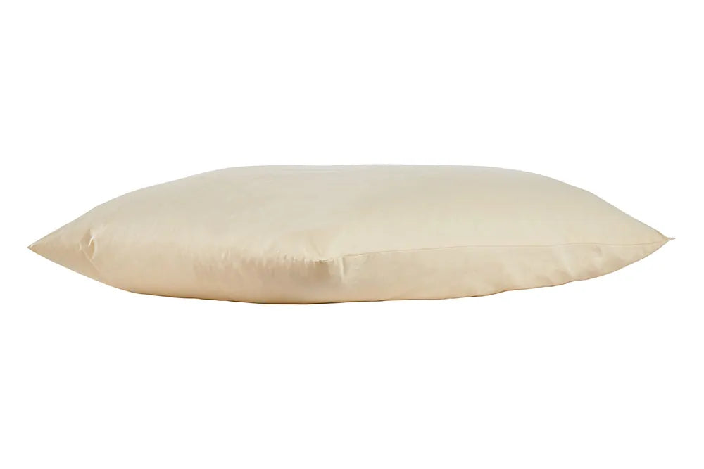 This pillow has an organic cotton cover and has a medium fill of certified organic merino wool.  It is perfect for all-year round comfort as it helps maintain body temperature. GOTS certified organic.  Wool wicks moisture without making you feel cold and clammy. Provides relief from MCS (multiple chemical sensitivities) as this pillow is free from carcinogenic chemicals.
