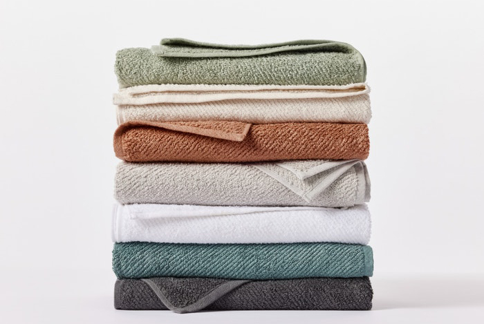 https://thenaturalsleepstore.com/wp-content/uploads/2020/03/coyuchi-airweight-towels.jpg